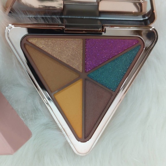LYS‎ Beauty Love Yourself Eyeshadow Palette BNIB - Picture 3 of 6